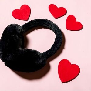 🧚🏻‍♀️ Black Furry Ear Muffs Warmers Women’s Winter Wear